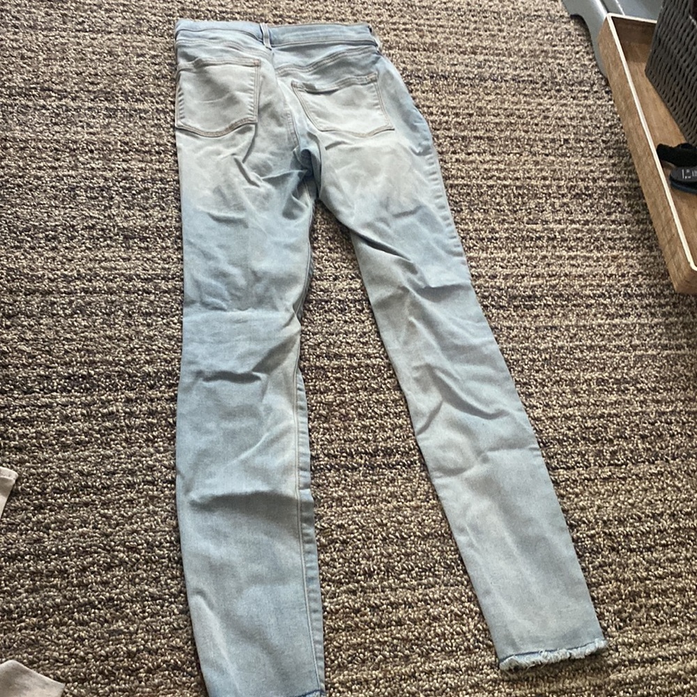 Lightly Ripped Jeans - Picture 2 of 3